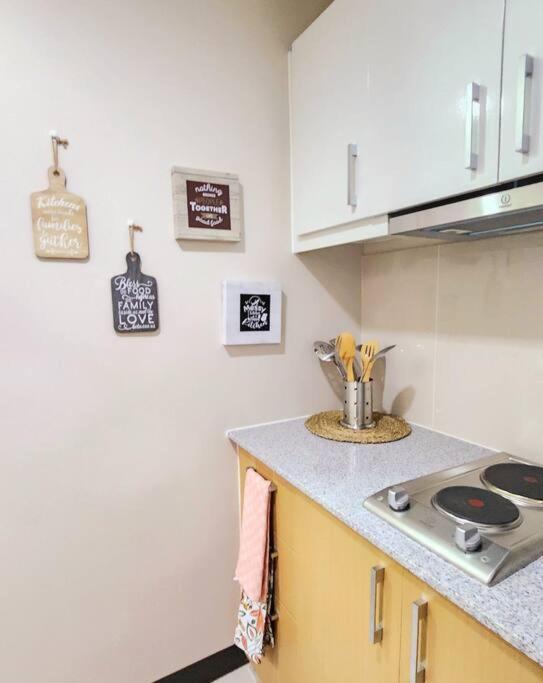 Cosy Executive 1 Bedroom Uptown Parksuites Ultra Fast Internet Manila Kültér fotó