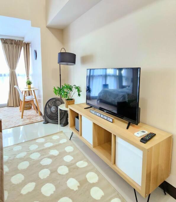 Cosy Executive 1 Bedroom Uptown Parksuites Ultra Fast Internet Manila Kültér fotó
