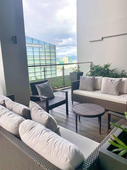 Cosy Executive 1 Bedroom Uptown Parksuites Ultra Fast Internet Manila Kültér fotó