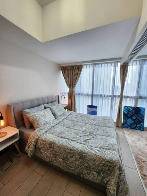 Cosy Executive 1 Bedroom Uptown Parksuites Ultra Fast Internet Manila Kültér fotó