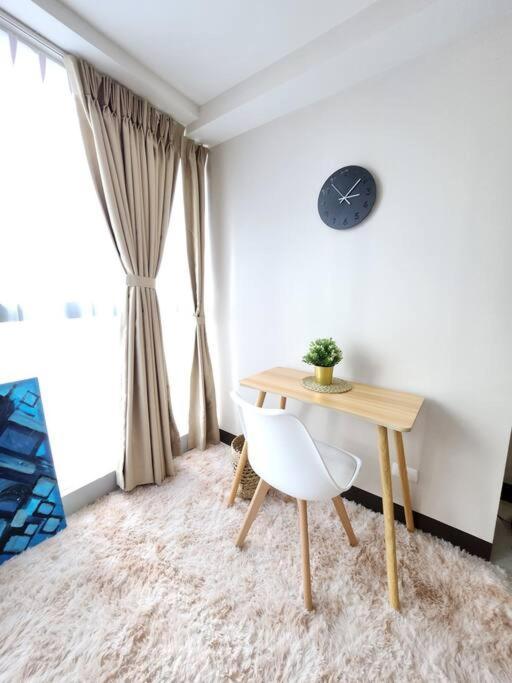 Cosy Executive 1 Bedroom Uptown Parksuites Ultra Fast Internet Manila Kültér fotó