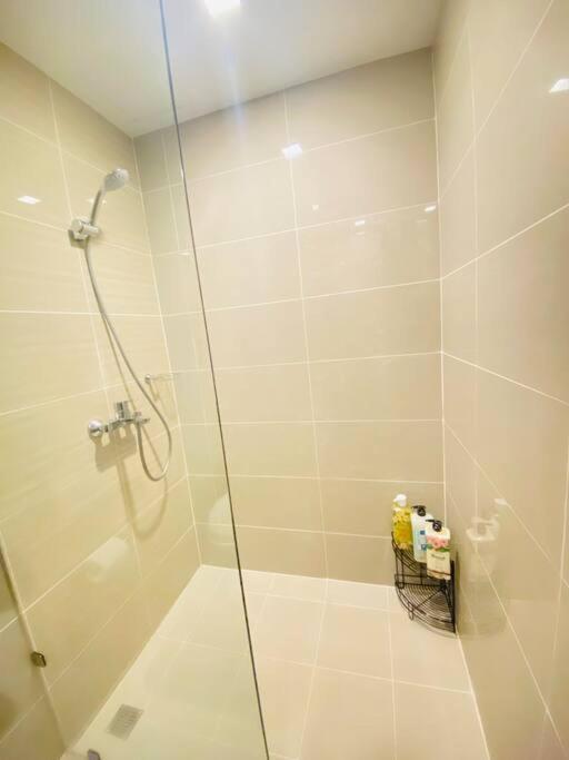 Cosy Executive 1 Bedroom Uptown Parksuites Ultra Fast Internet Manila Kültér fotó
